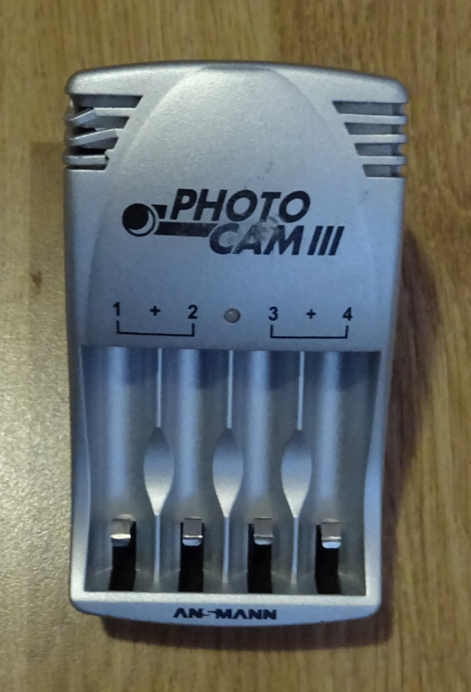 Nabíječka baterií ANSMANN PHOTOCAM III