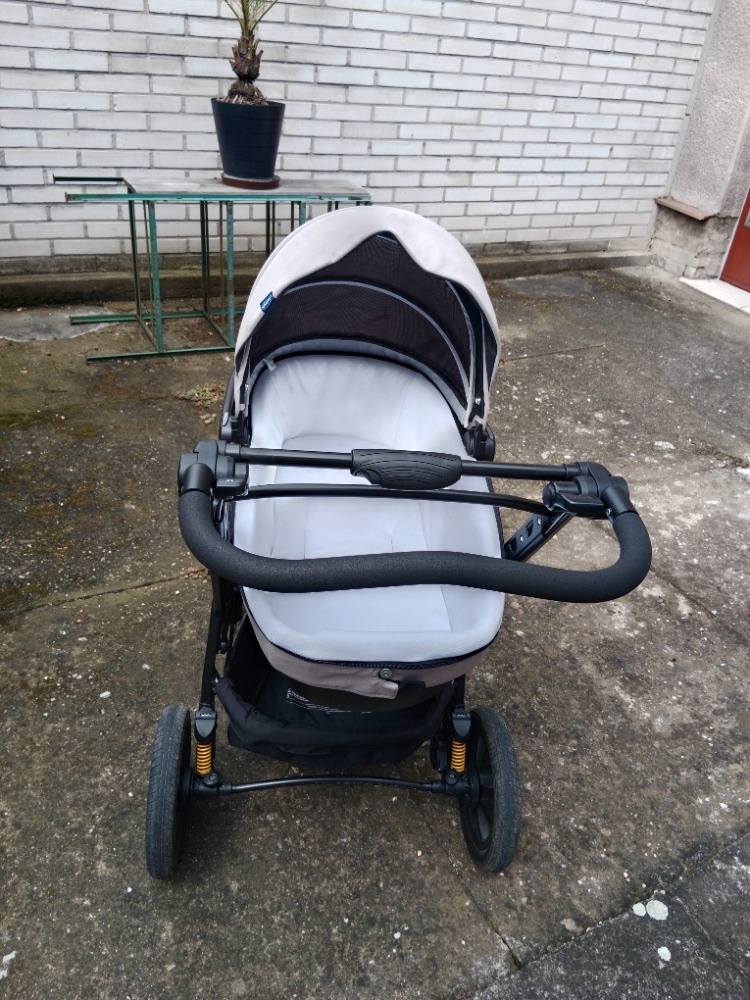 Kočárek Chicco trojkombinace