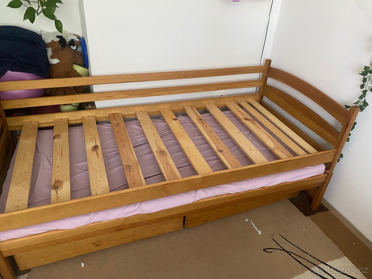 Rozkládací postel s úložným prostorem