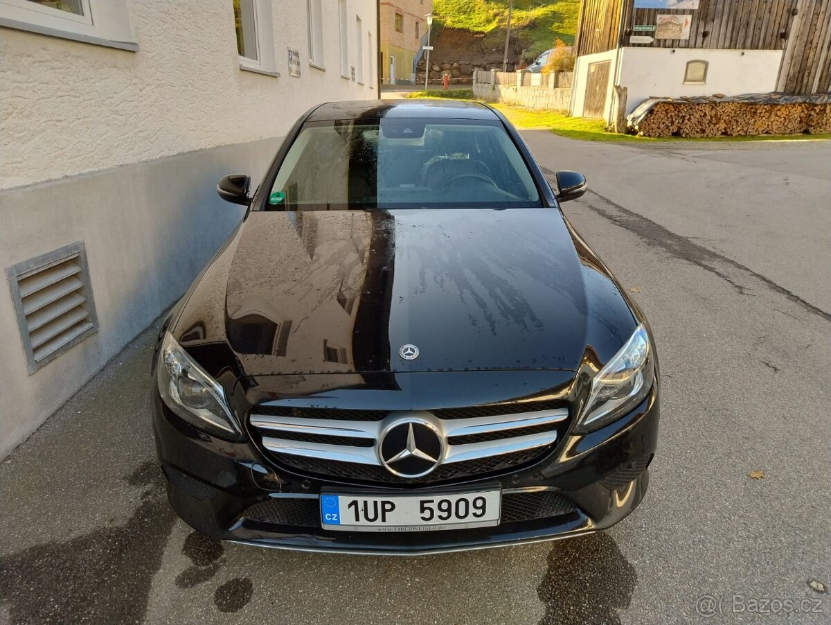 Mercedes C220d 4matic najeto 73000 Top stav