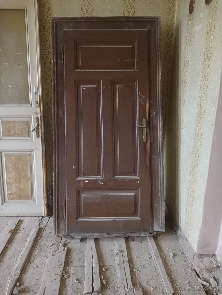 Prodám staré dveře