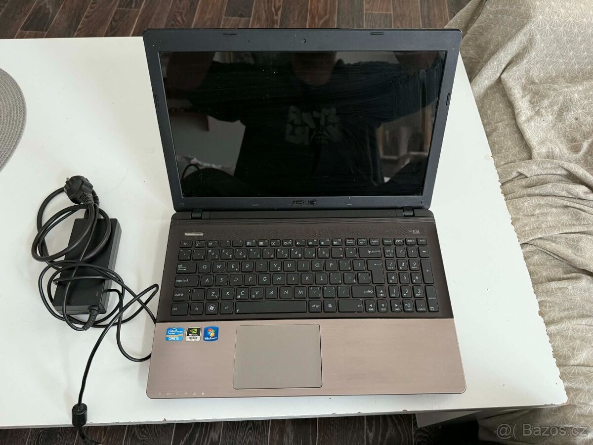 NOTEBOOK ASUS, Model: R500V na náhradní díly