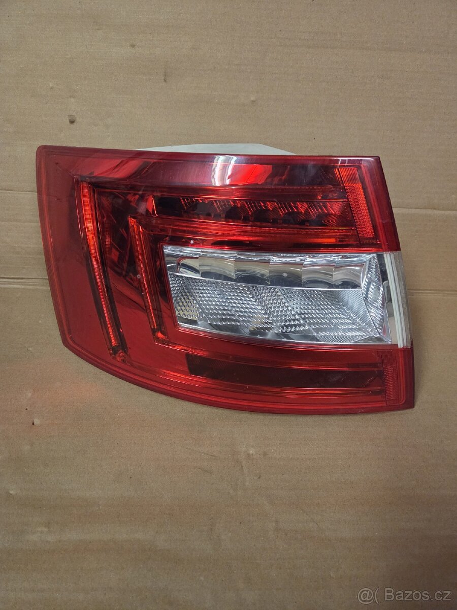 Levé zadní LED světlo Škoda Octavia 3 III Sedan