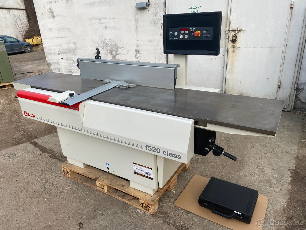 Srovnávačka SCM F520 CLASS