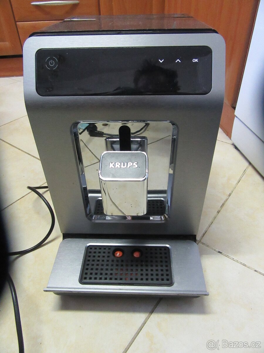 Nabízím kávovar Krups. Nefunkční.
