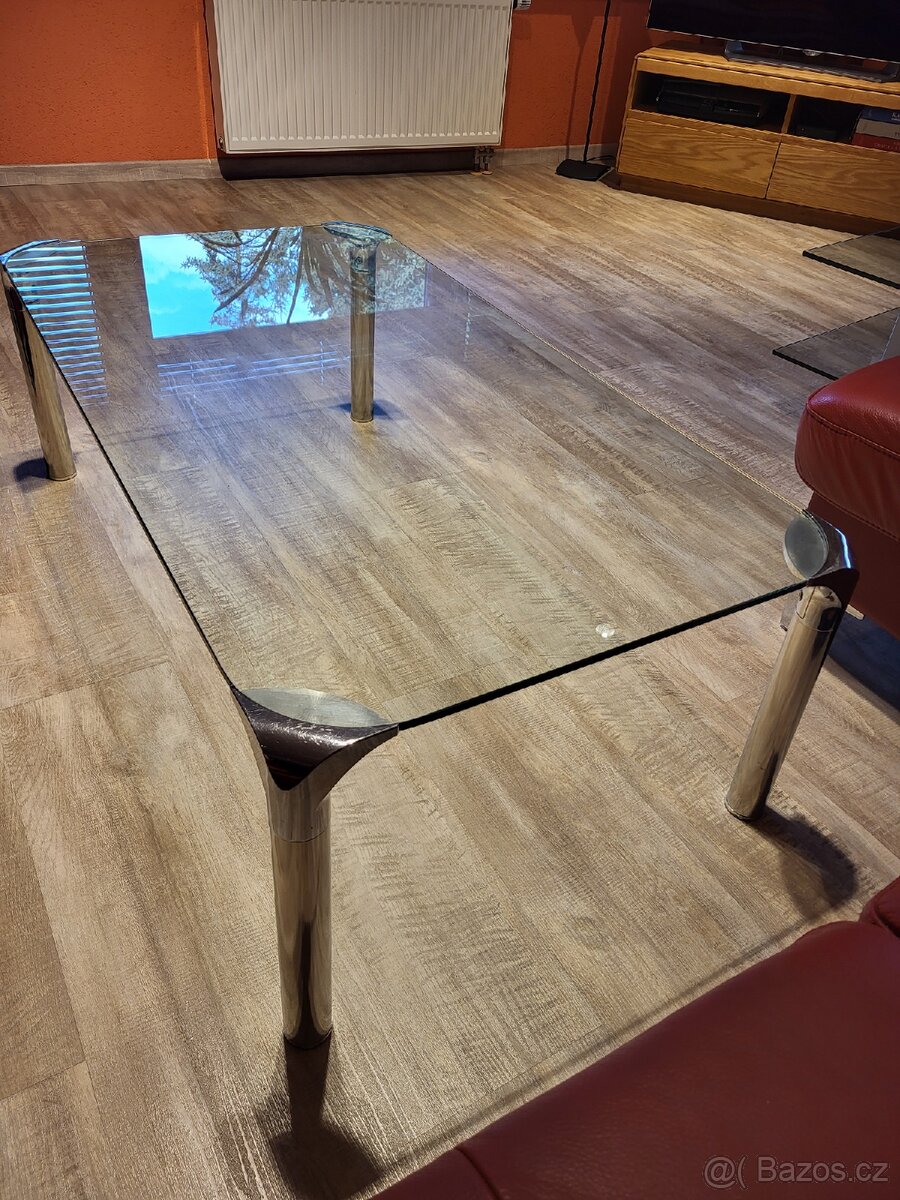 Konferenční stolek