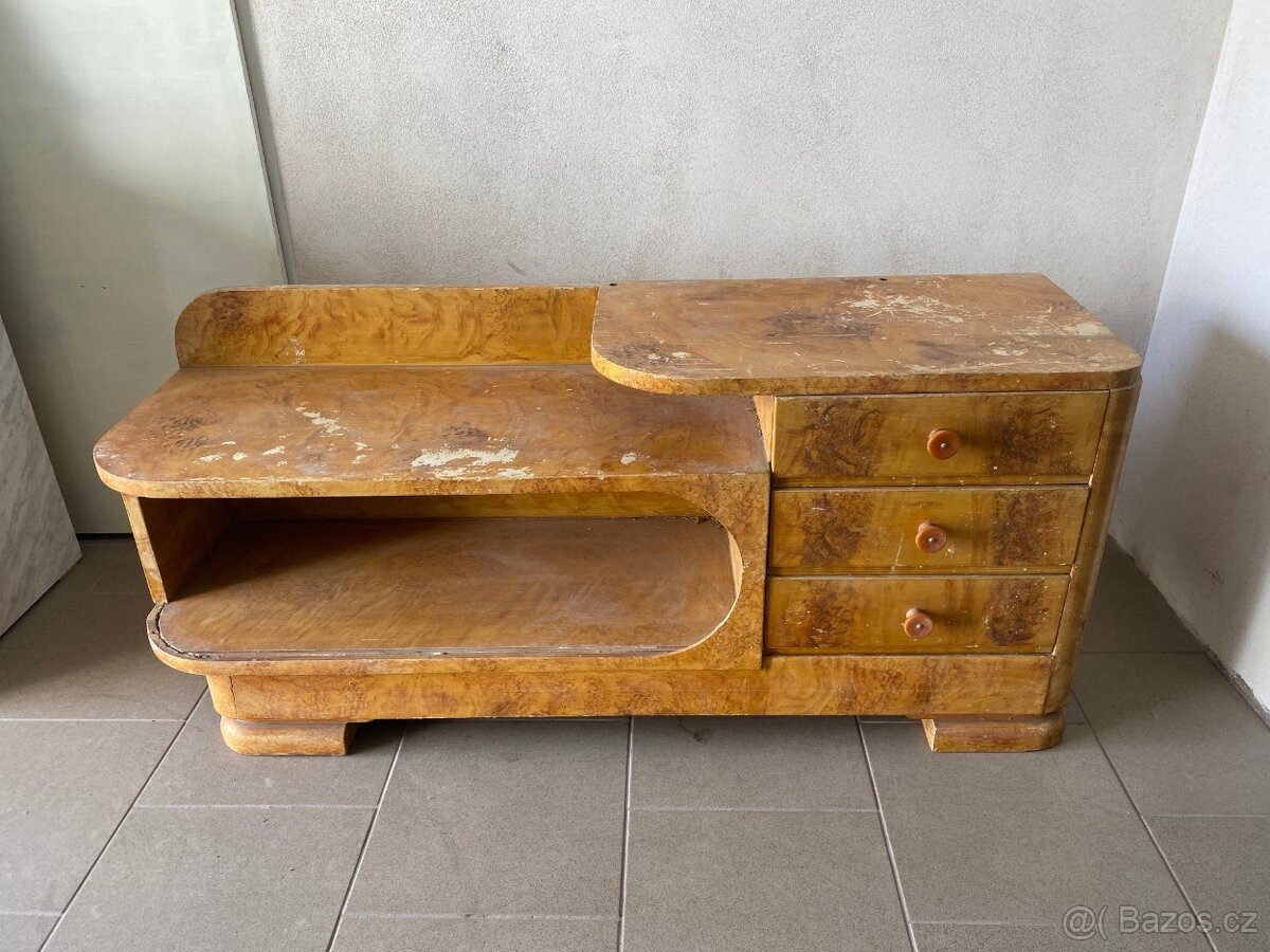 Starožitná komoda
