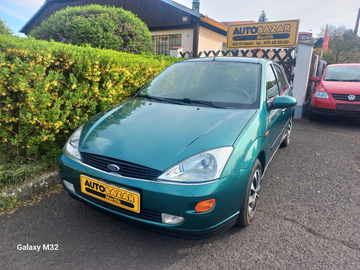 Ford Focus 1.6i 74kW Ghia MÁLO NAJETO