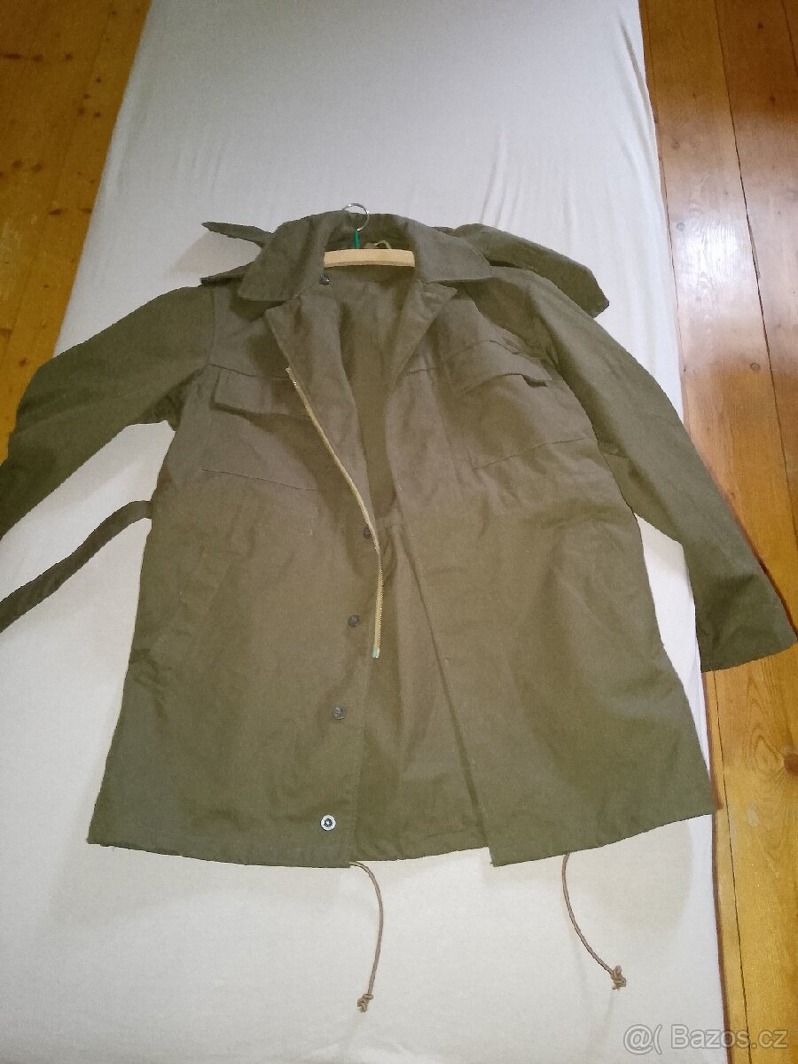 Vojenský kabátec s kapucí 100-124