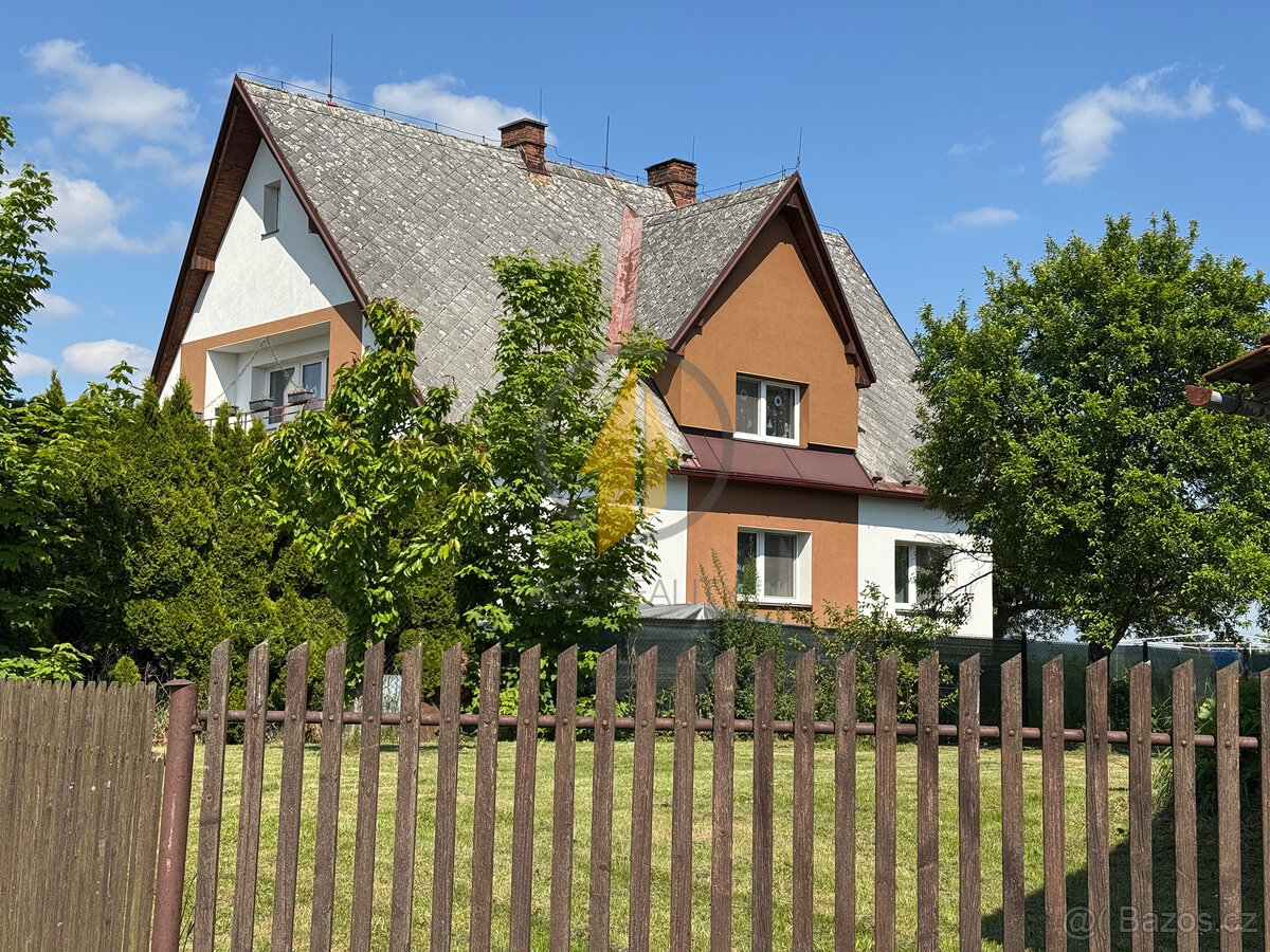 Prodej rodinného domu 6+1 se zahradou v klidné části obce Bo