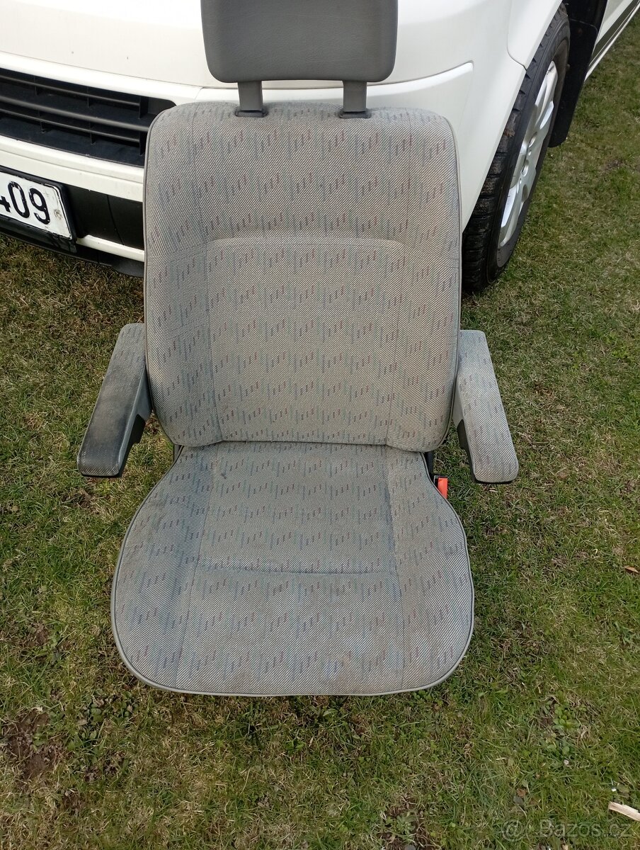 Sedacka vwt4
