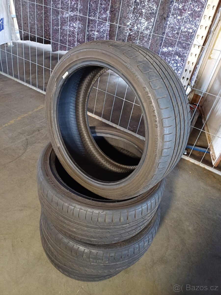 4 letní pneu 225/40R18