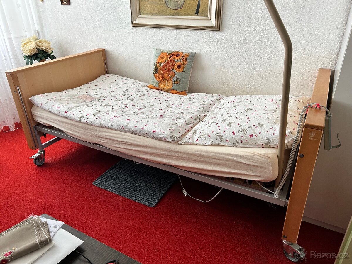 Polohovací elektrické lůžko PB 331-4