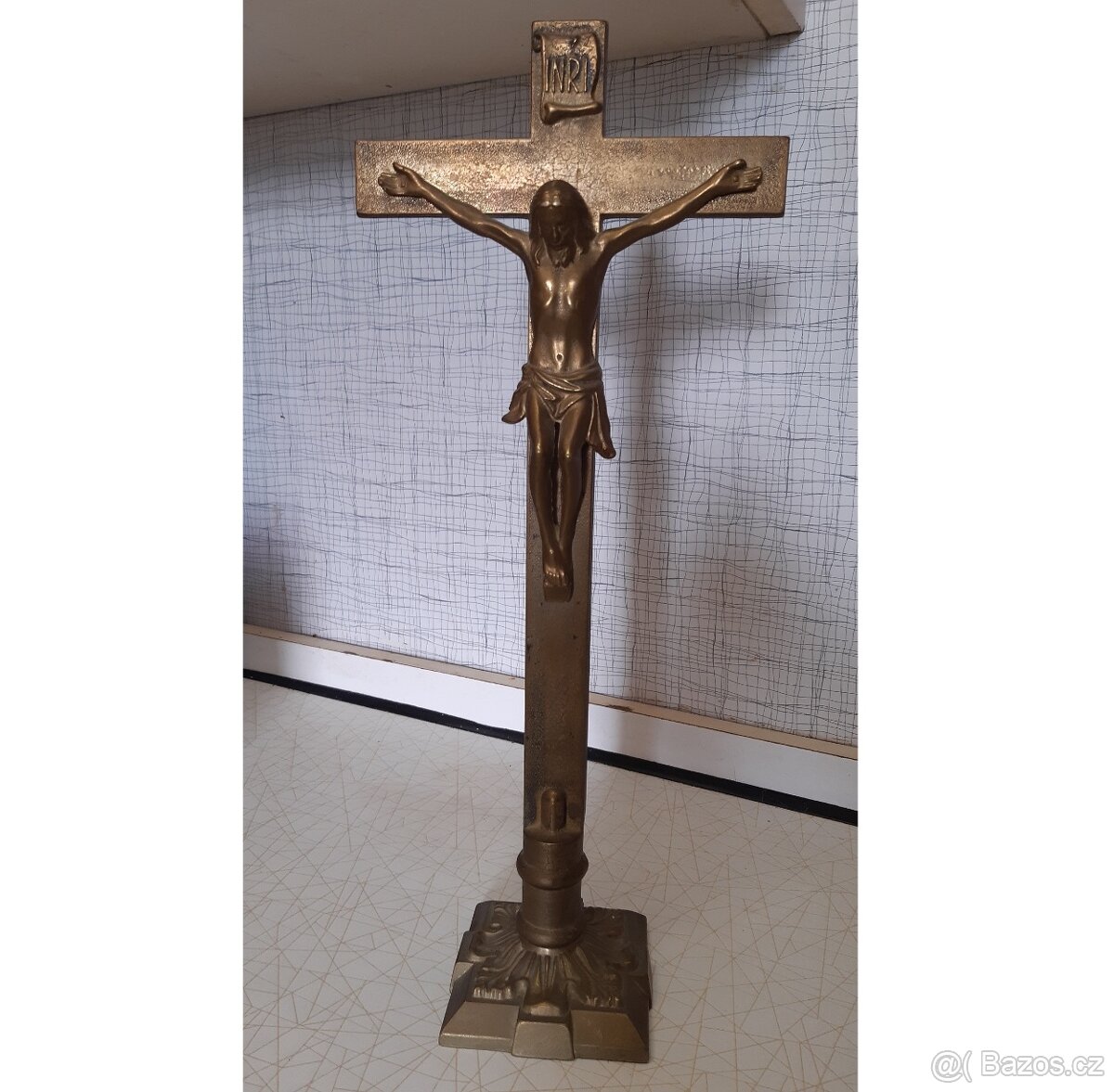 Mosazný kříž, výška 45 cm