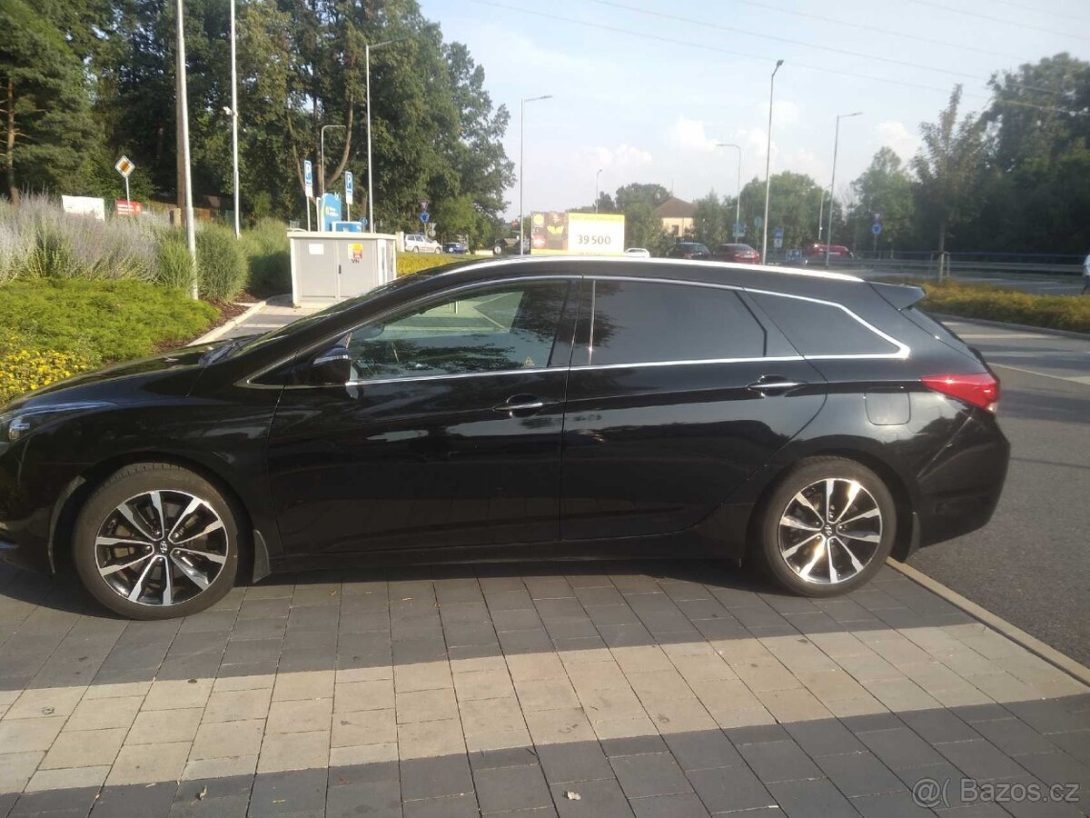Prodám Hyundai i40 combi - 1,7 CRDi, 104 kW