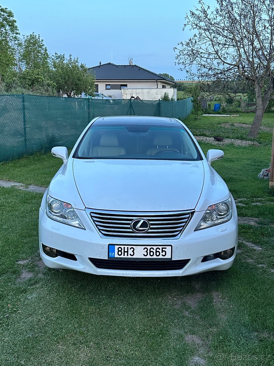 Lexus LS 460 awd