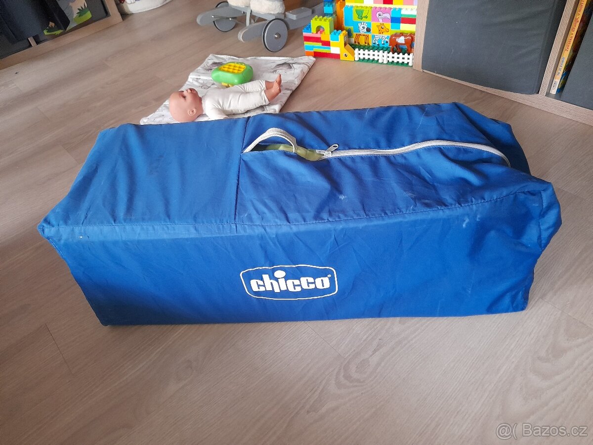 Cestovní postýlka