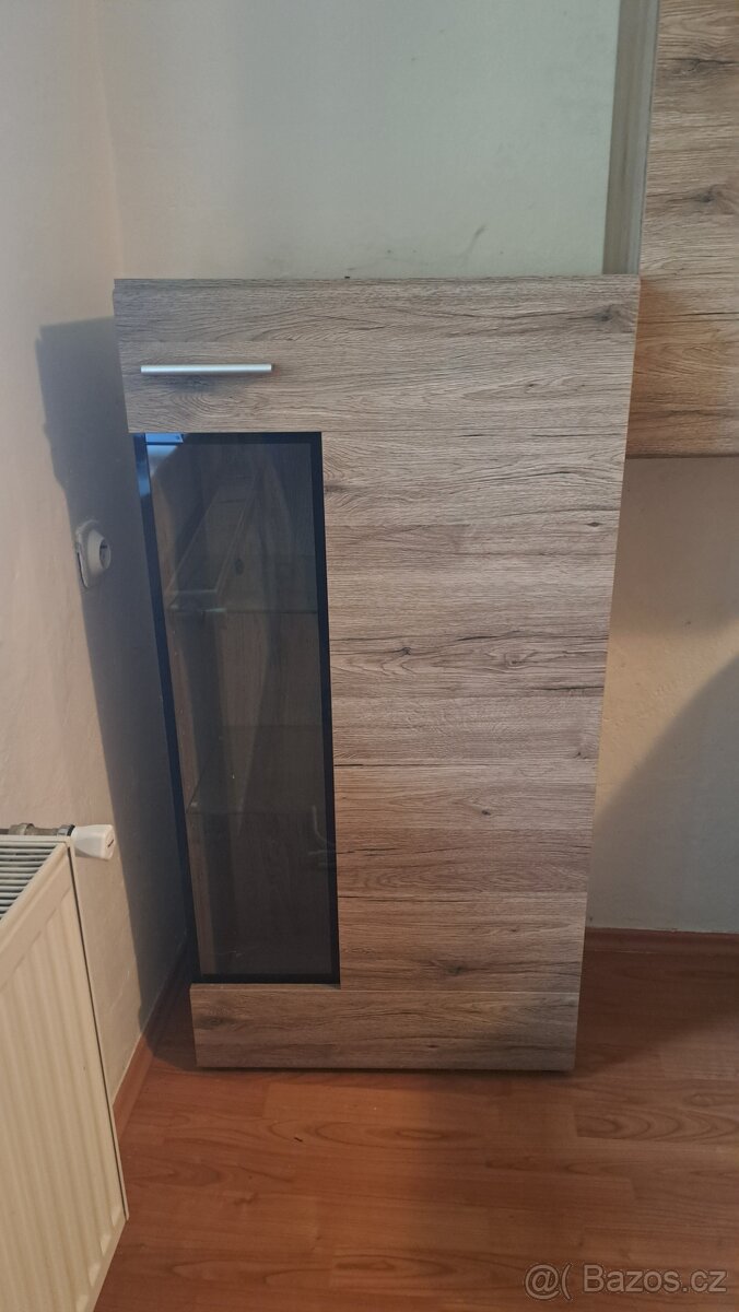 Šedá sada skriňky se stolkem na TV