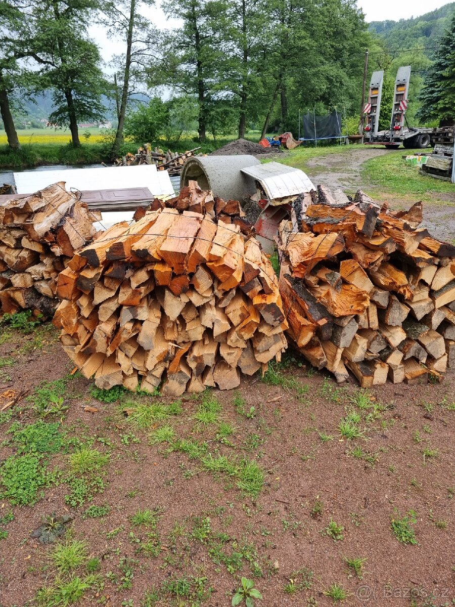 Prodám buk po 1m v balíku .