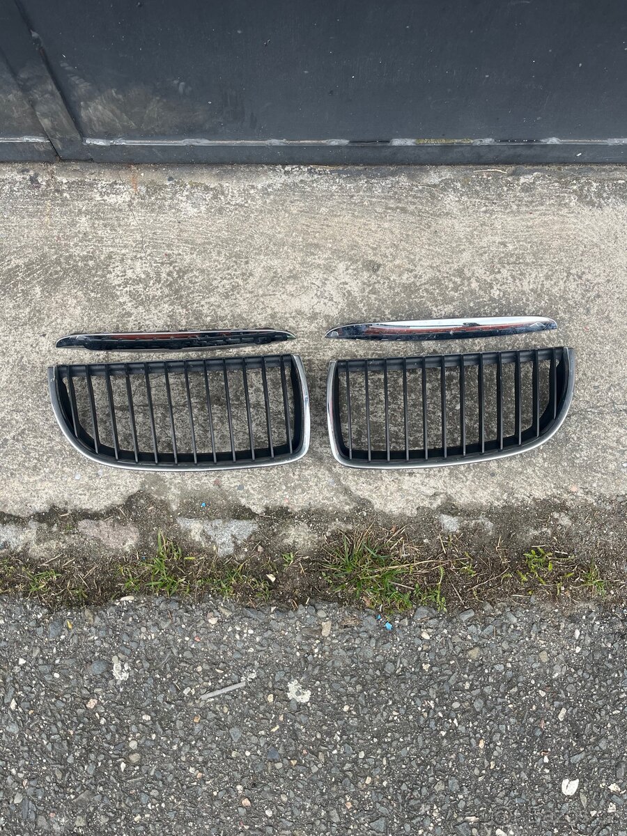 Ledvinky bmw E90 chromové originální.