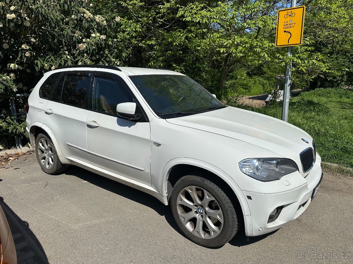 BMW X5 nová cena 40d M parket