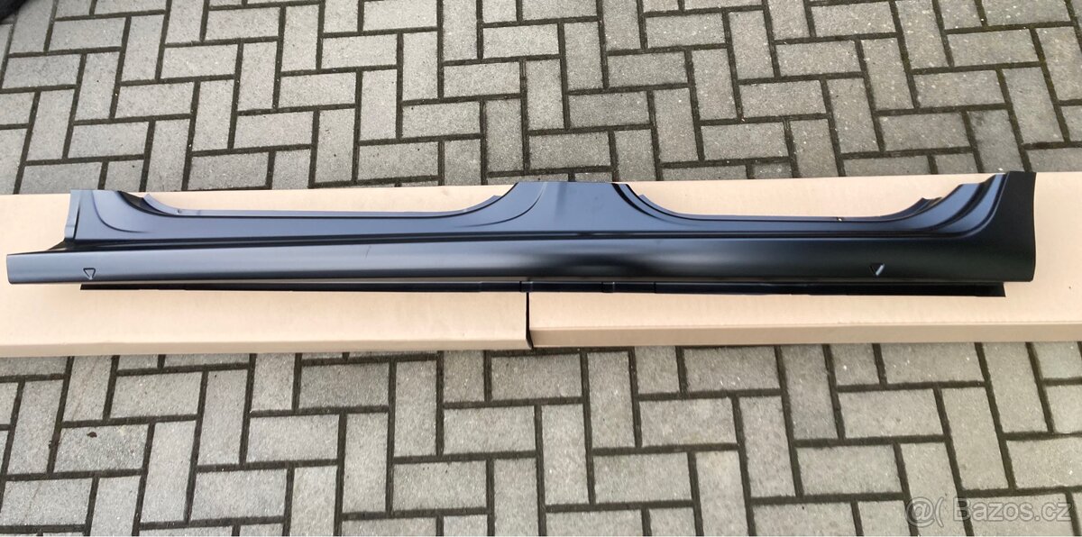 ORIGINÁL Výřezový díl - práh Škoda Rapid Levý 5JJ809605D