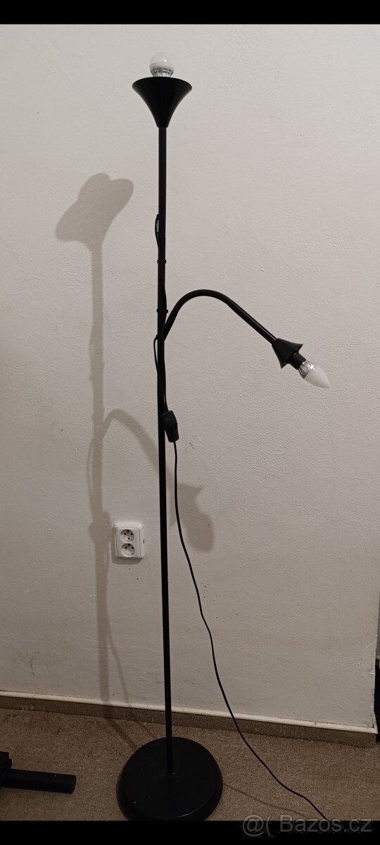 Stojací lampa