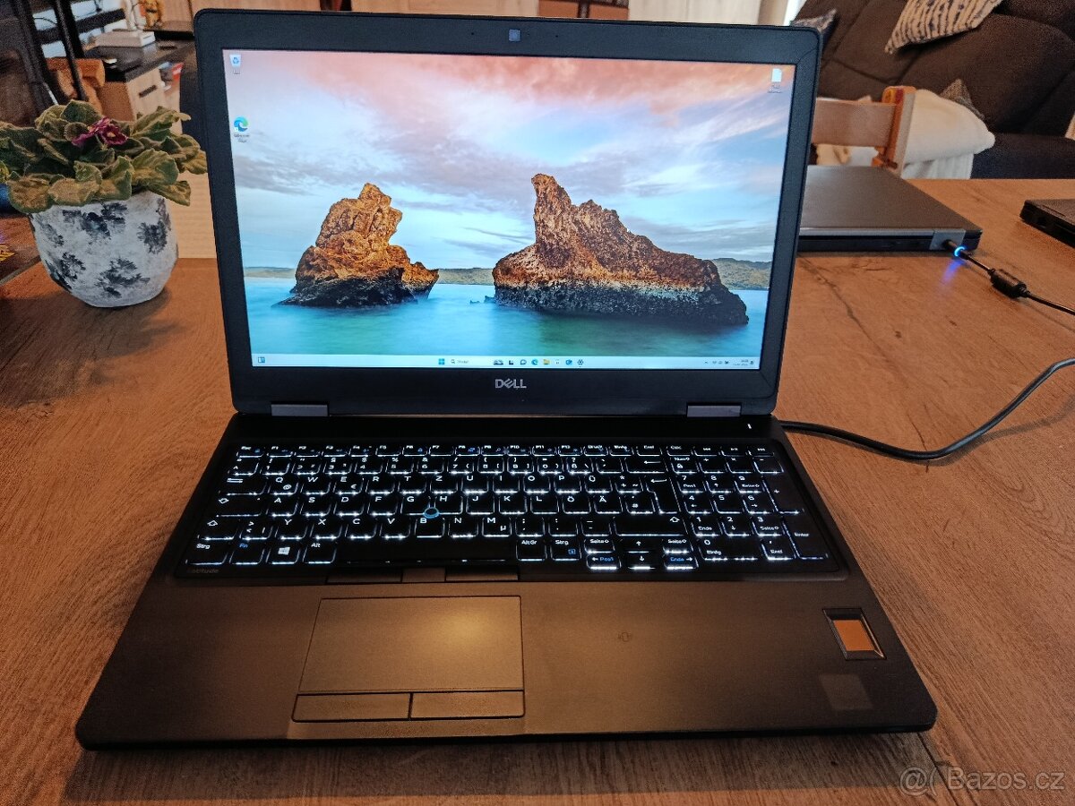Dell 5590 i5 / 8 GB / 256 SSD / Windows 11