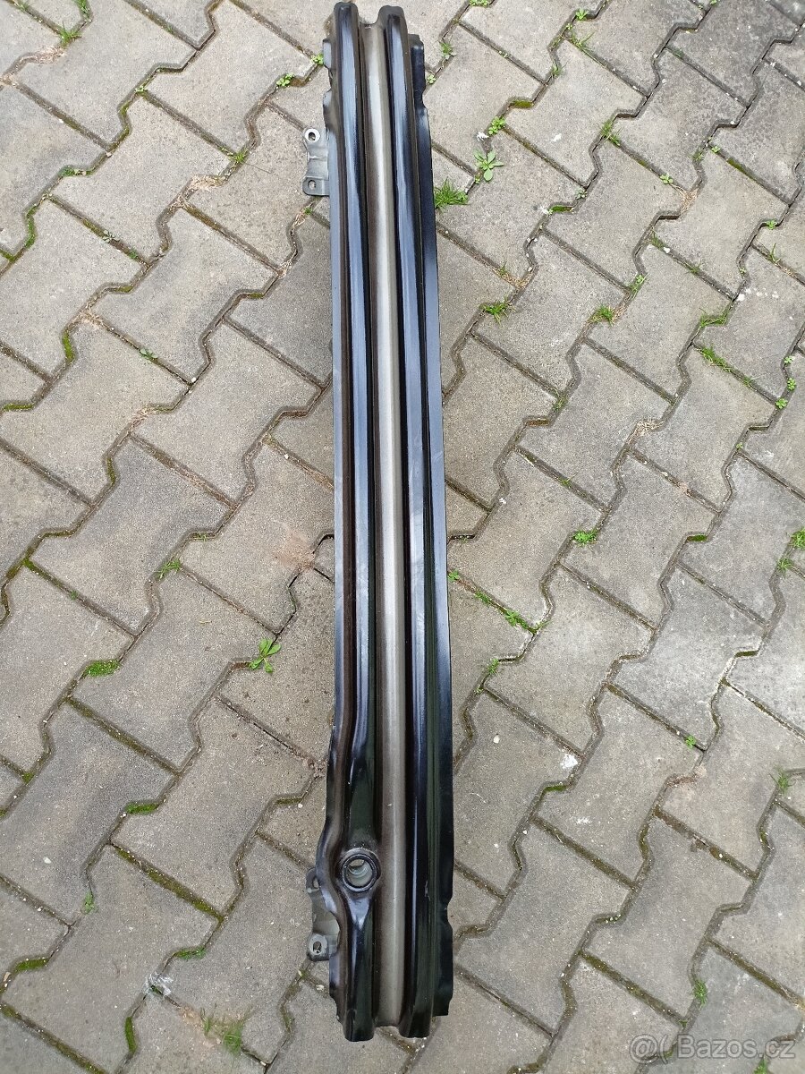zadní výztuha škoda karoq