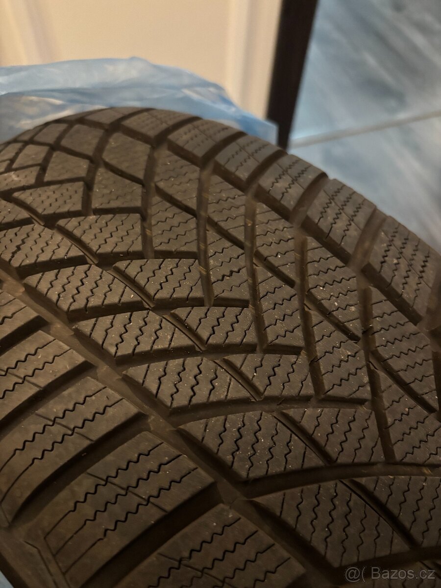 225/50 R18 XL 99V Matador MP 93 Nordicca Zimní