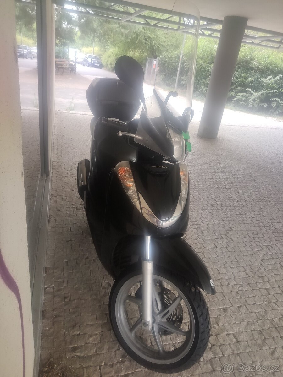 Honda SH300i,2010, najeto cca 65.000km