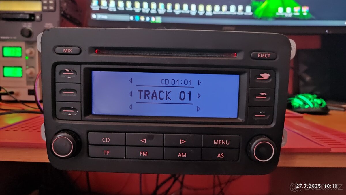 🎶 Autorádio Volkswagen RCD 300 – plnÄ› funkÄŤnĂ, s kĂłdem âś…