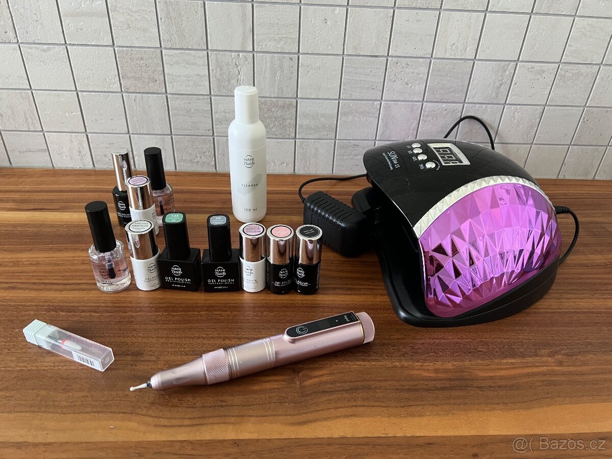 Sada na manikůru Nani nails