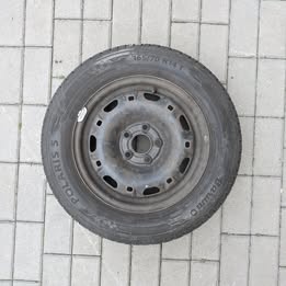 zimnní pneumatiky 165/70 R14T s disky a rezervou