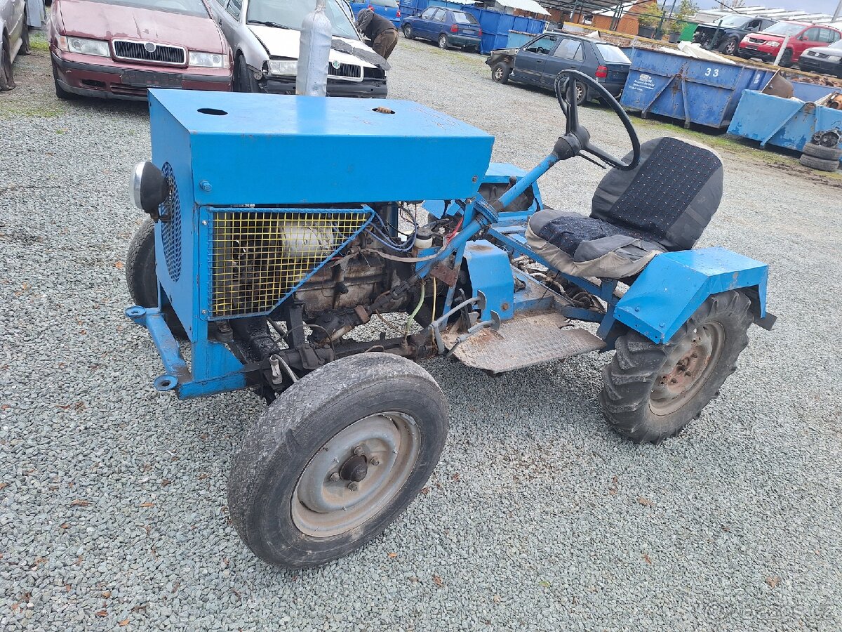 Domácí malotraktor-traktůrek