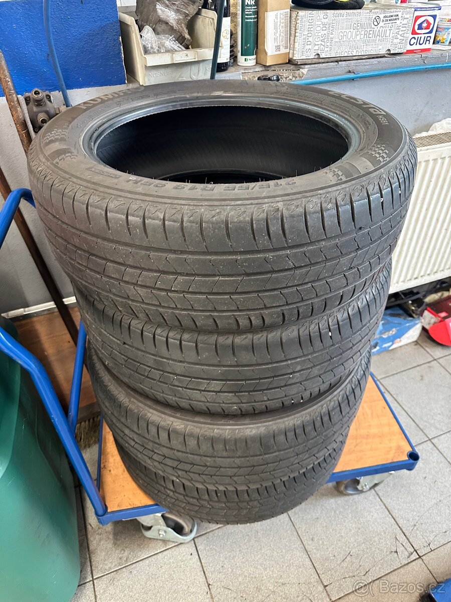 Letní pneumatiky Kumho ECSTA HS51 215/55R18 95H