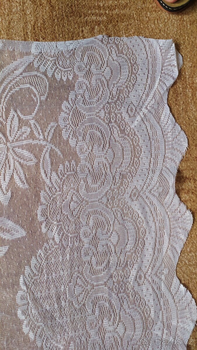 hezká nová záclona