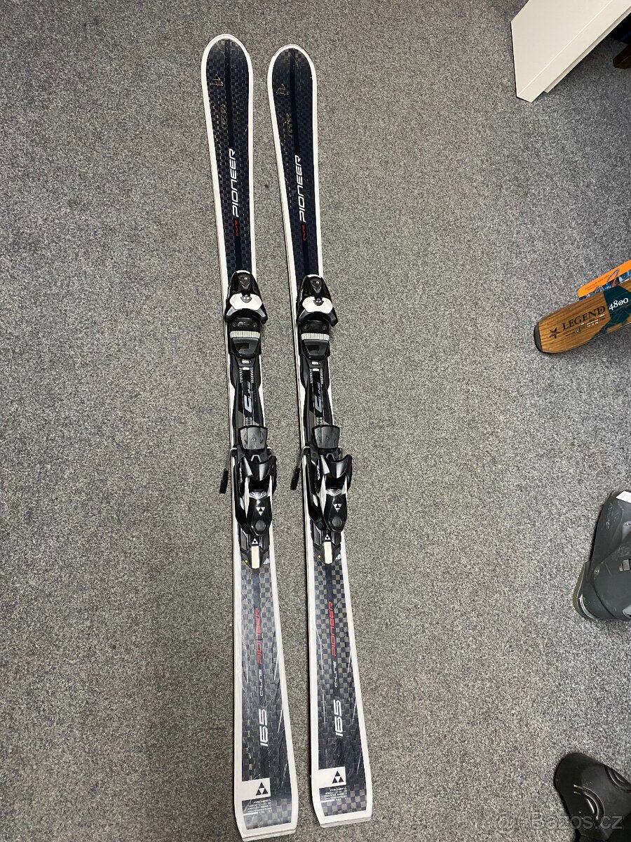 SLALOM/SJEZDOVÉ LYŽE FISCHER CARBON LINE PIONEER 165 cm