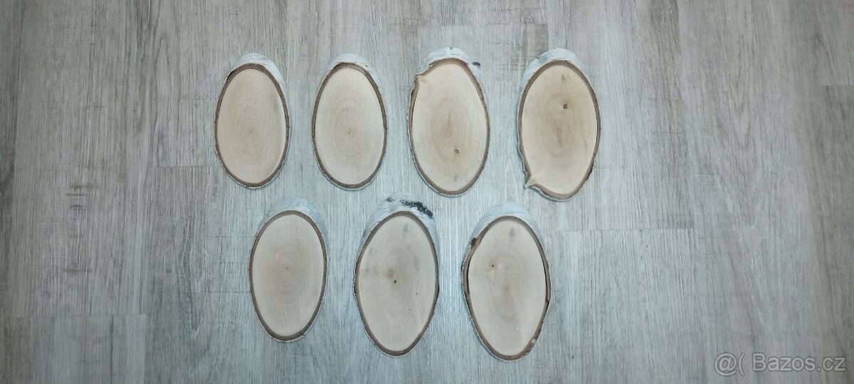 Podložky pod srnčí paroží+lebka na jelení shozy