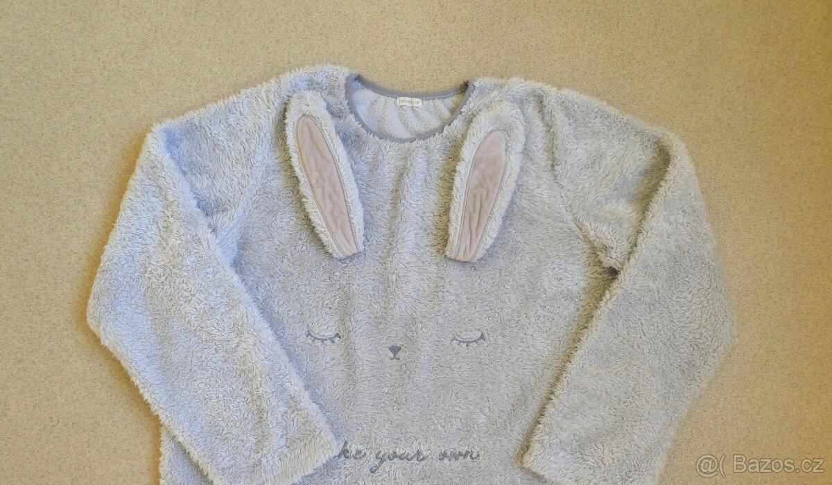 Dámský svetr zimní vel. L