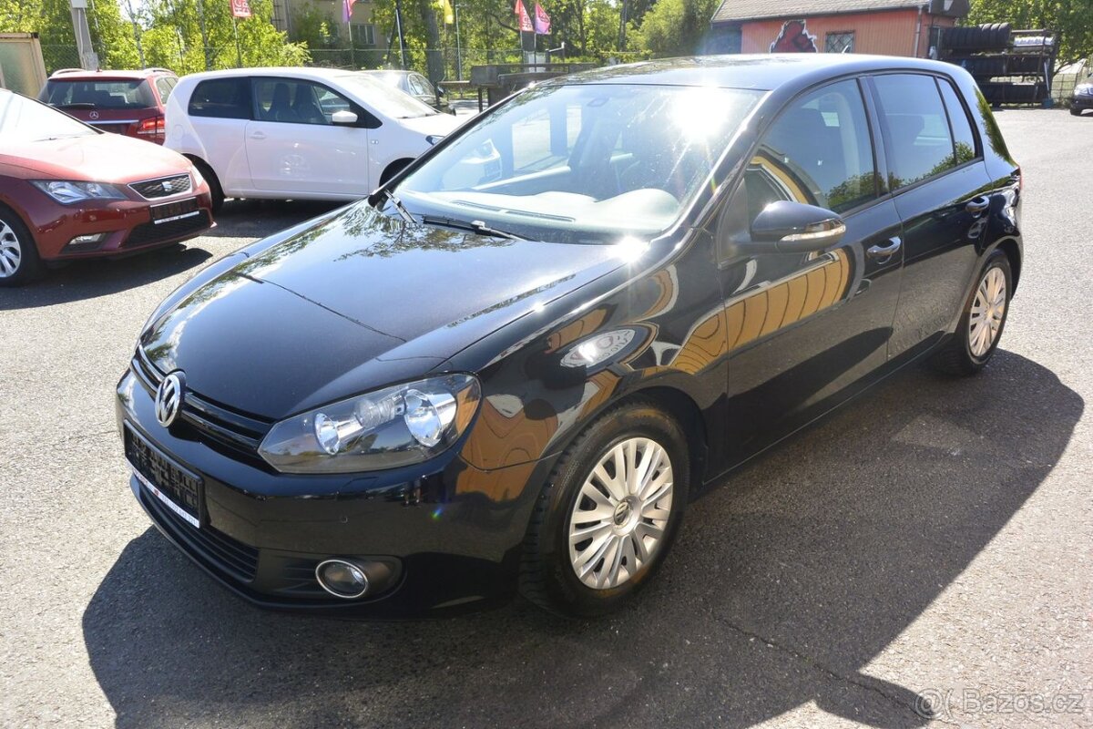 PRODÁM Volkswagen Golf 1.2TSi Match 77kW NAVI
