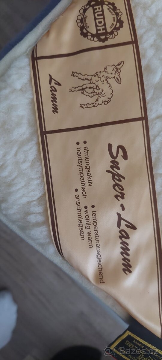 Huňatá deka z ovčí vlny....