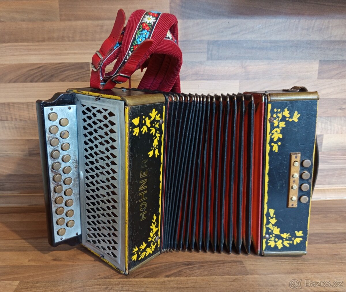 Heligonka (harmonika,akordeon) Hohner, celodřevěná
