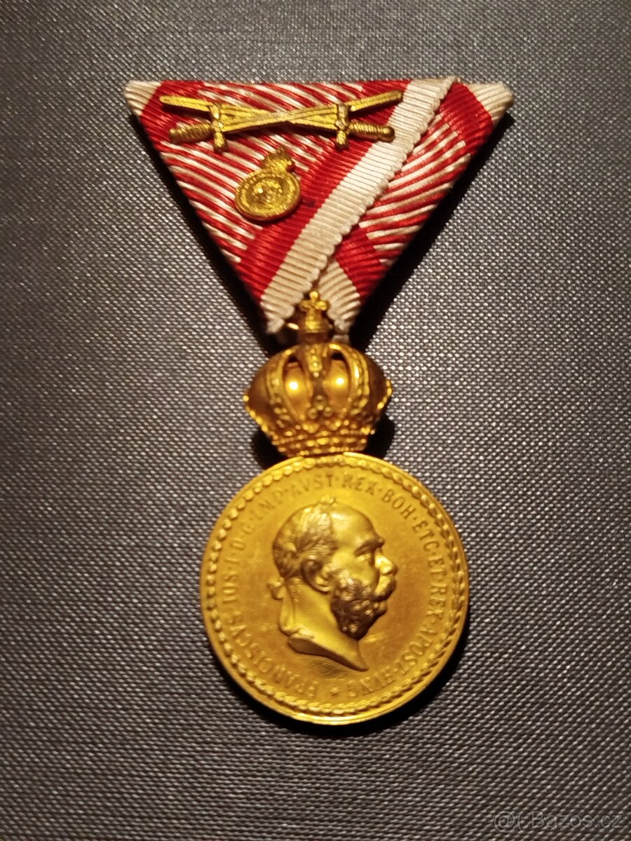 Vyznamenání RU pro důstojníky- Signum Laudis