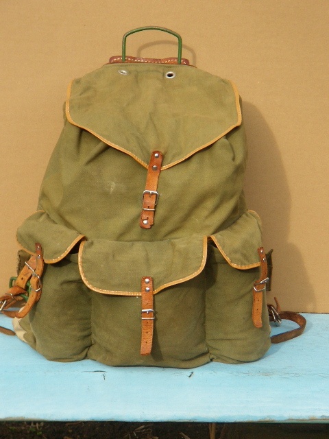 Prodám RETRO TURISTICKÝ BATOH