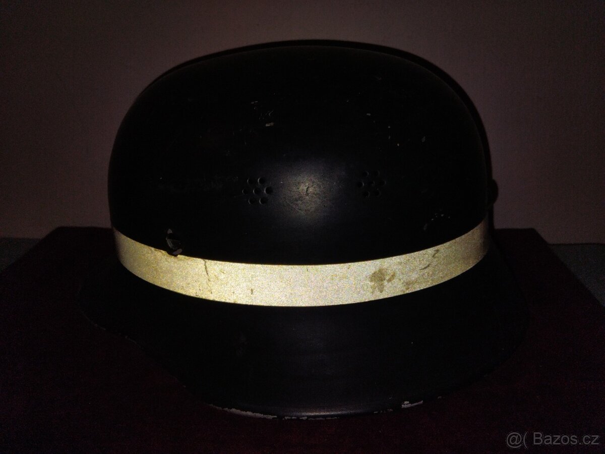 Německá přilba. Top stav