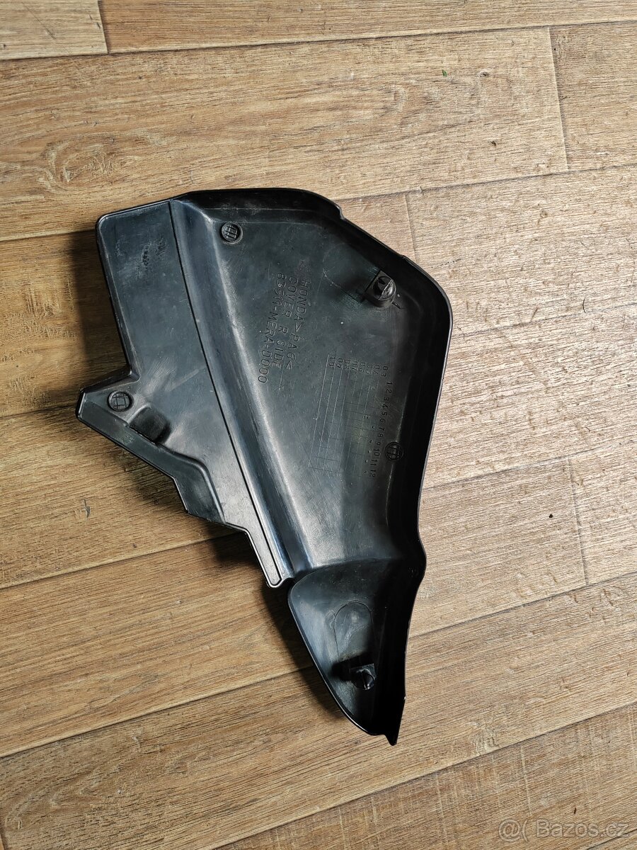 HONDA PRAVÝ BOČNÍ PANEL 83511-MERA-D000