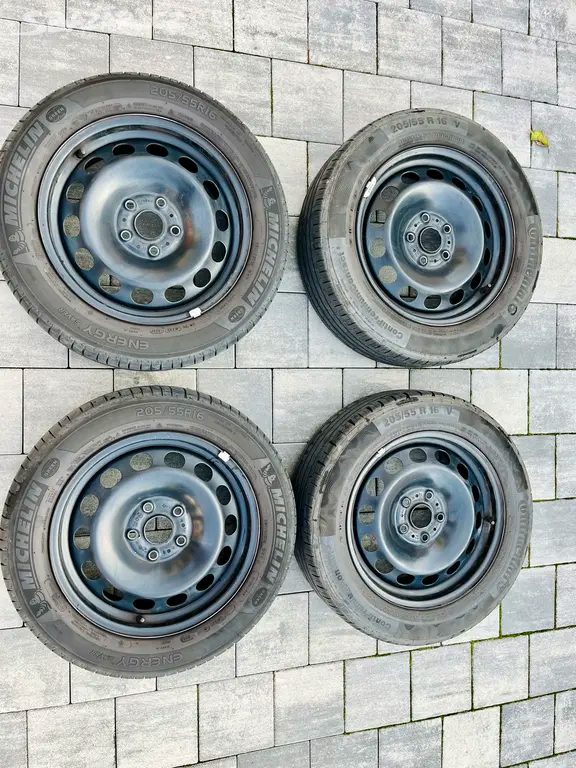 Kola 205/55 R16 + letní pneu 4 mm