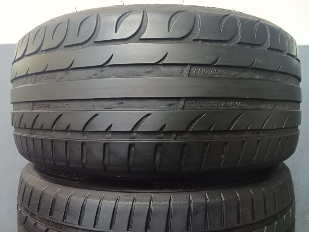 235/40 R19 KORMORAN (0422)