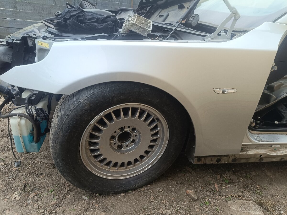 Blatníky BMW E60 e61 titansilber